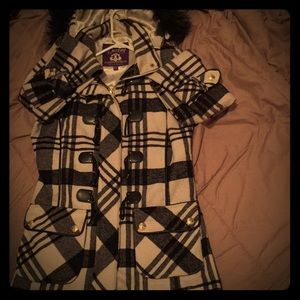 Dereon Outwear Collection size S women’s coat